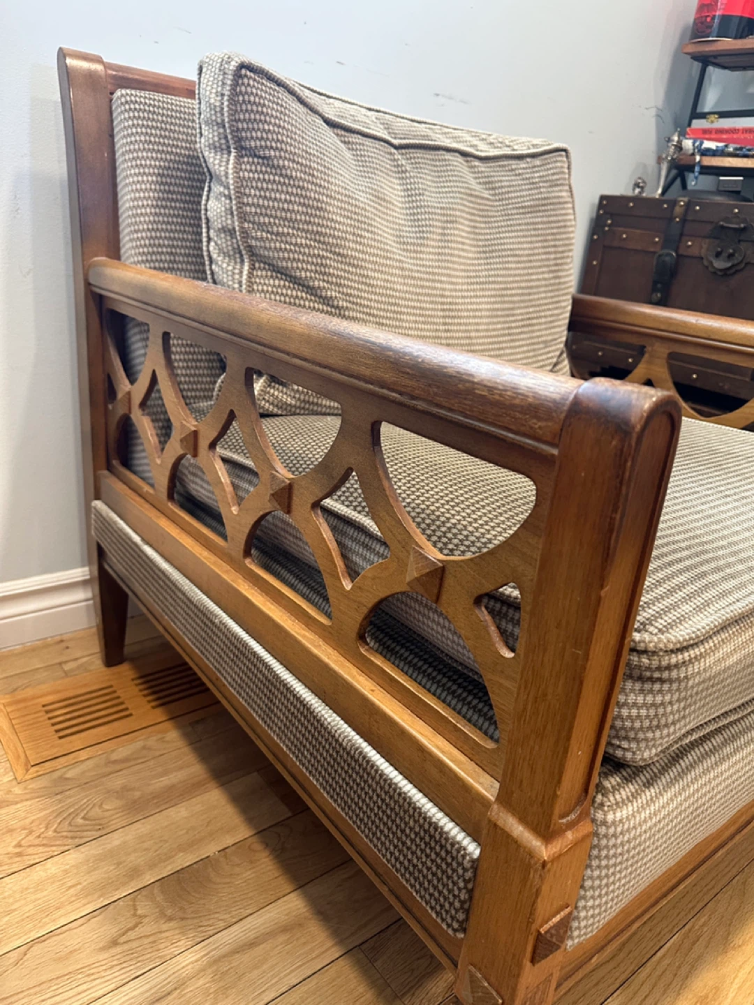 Vintage MCM Style Accent Lounge Chair (CAN DELIVER) - photo 2