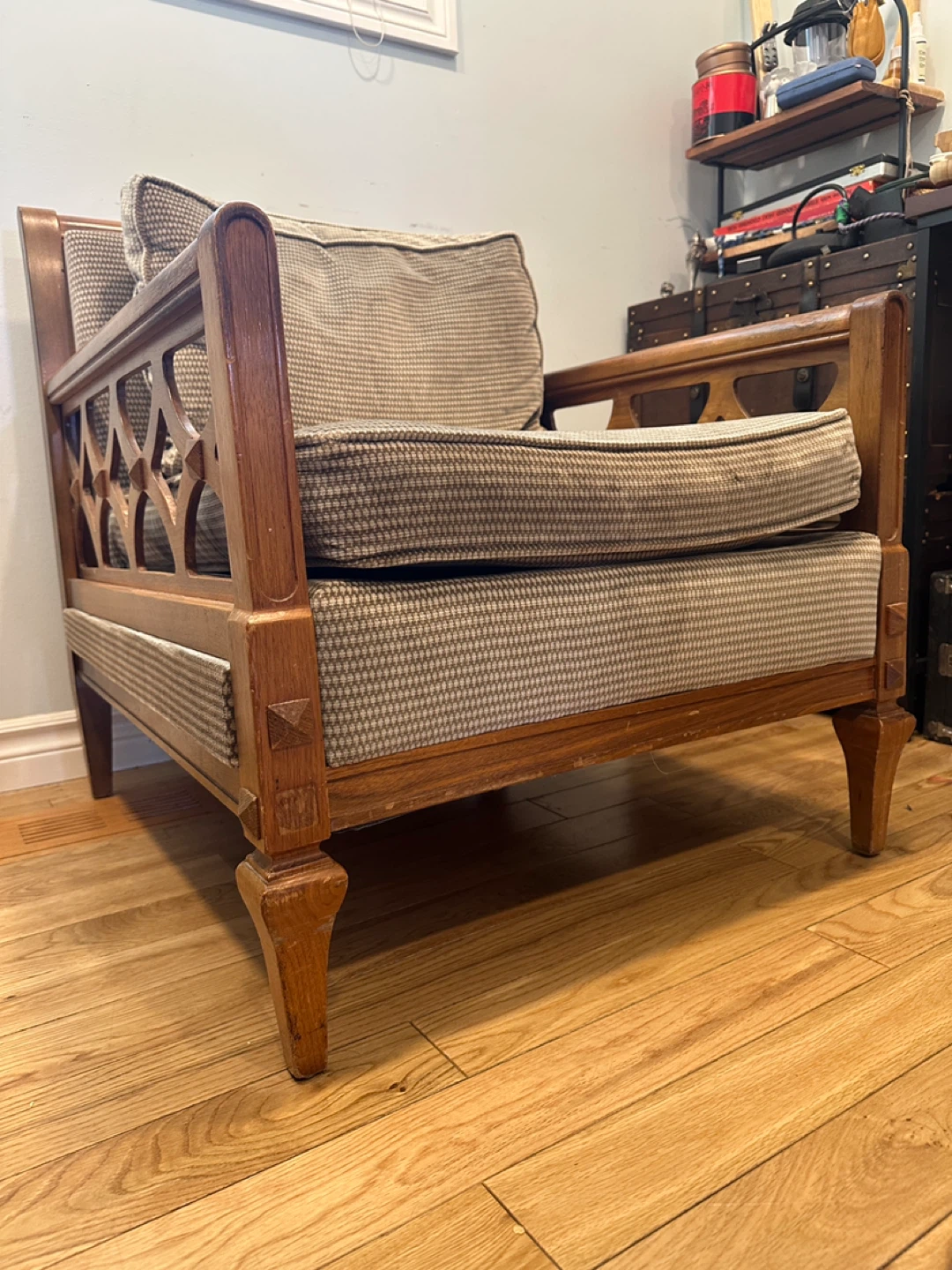 Vintage MCM Style Accent Lounge Chair (CAN DELIVER) - photo 5