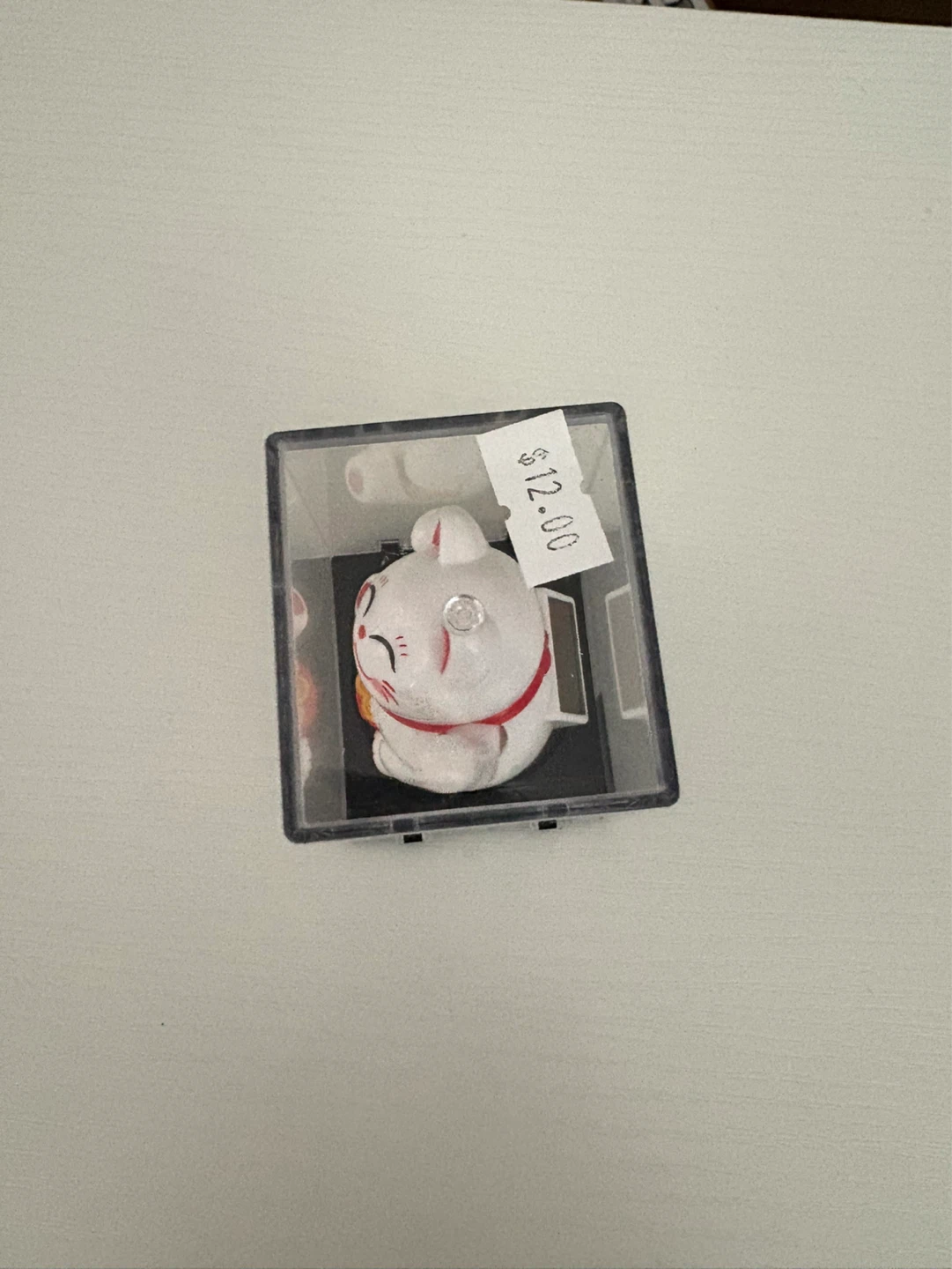 Solar Powered Waving Cat Figurine - photo 3