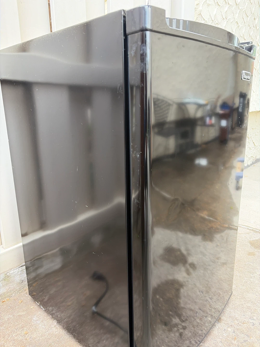 Master Chef - Mini Fridge Model: hmbr440be - photo 4