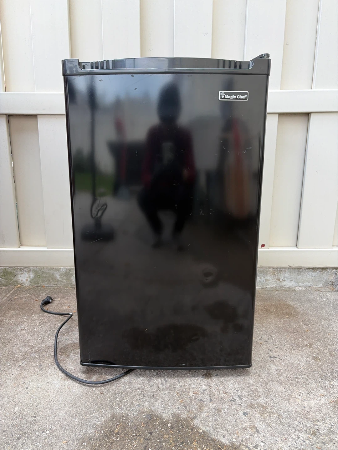 Master Chef - Mini Fridge Model: hmbr440be