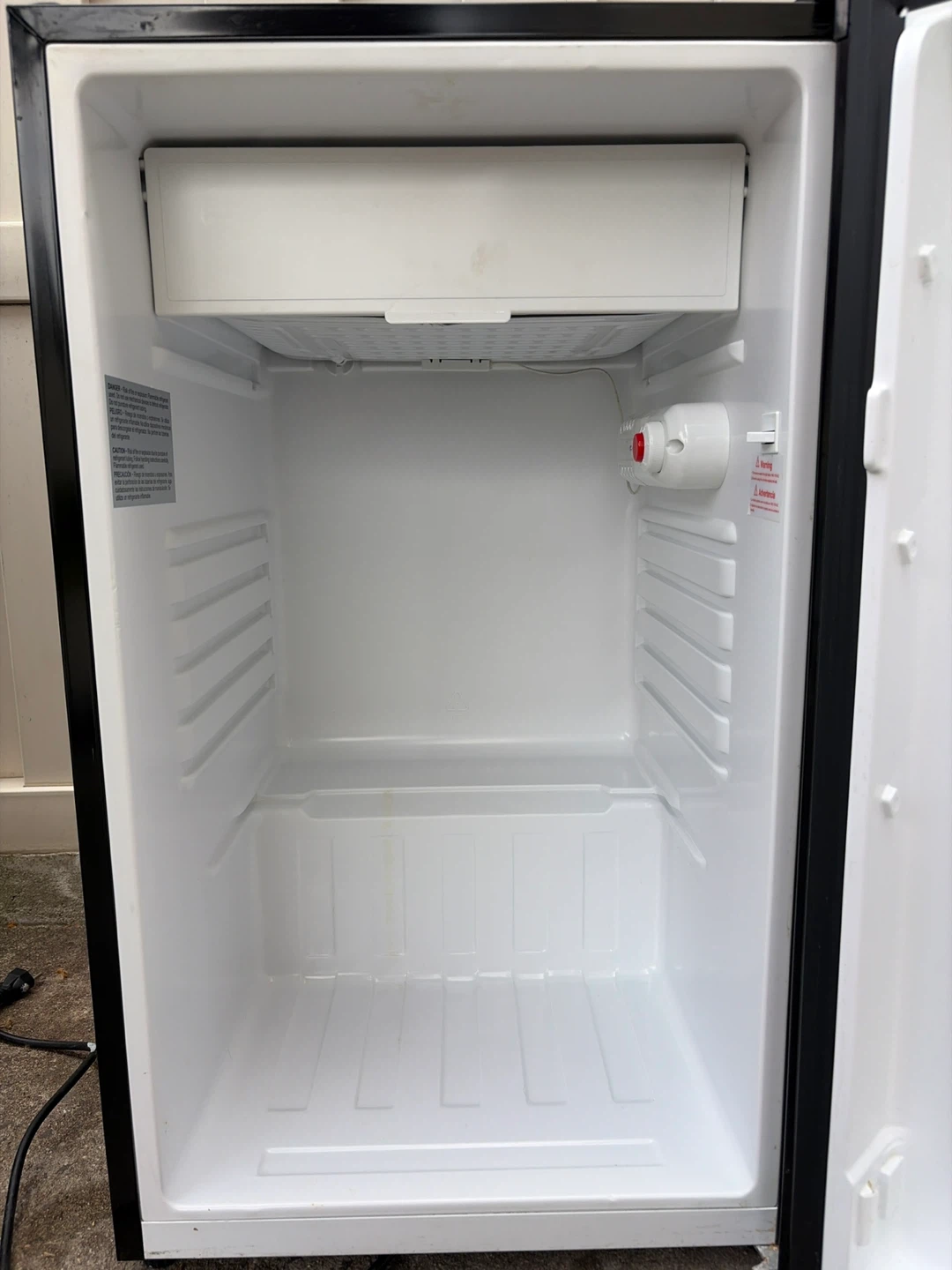 Master Chef - Mini Fridge Model: hmbr440be - photo 5