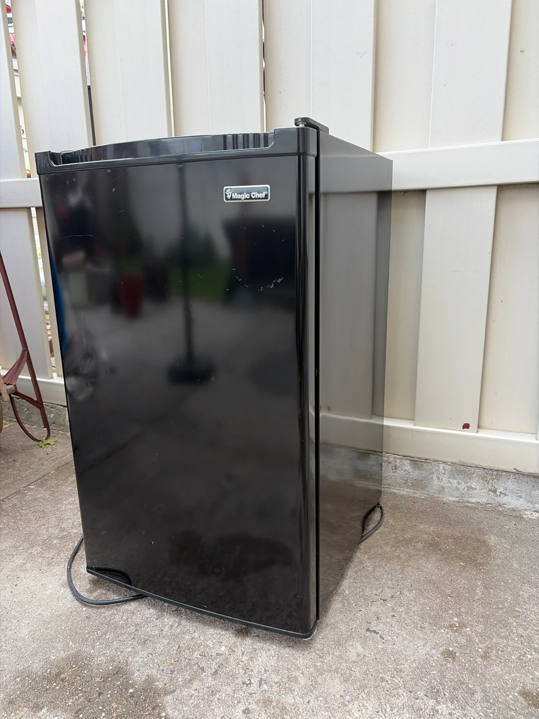 Master Chef - Mini Fridge Model: hmbr440be - photo 2