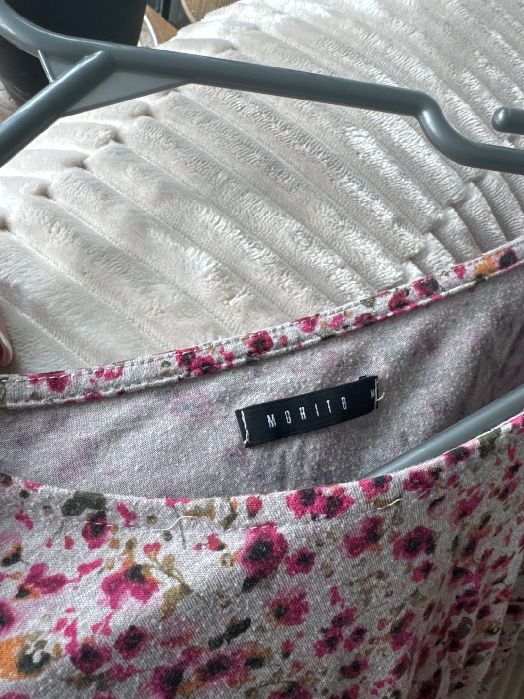 Mohito Floral T-Shirt - Size Medium - photo 2