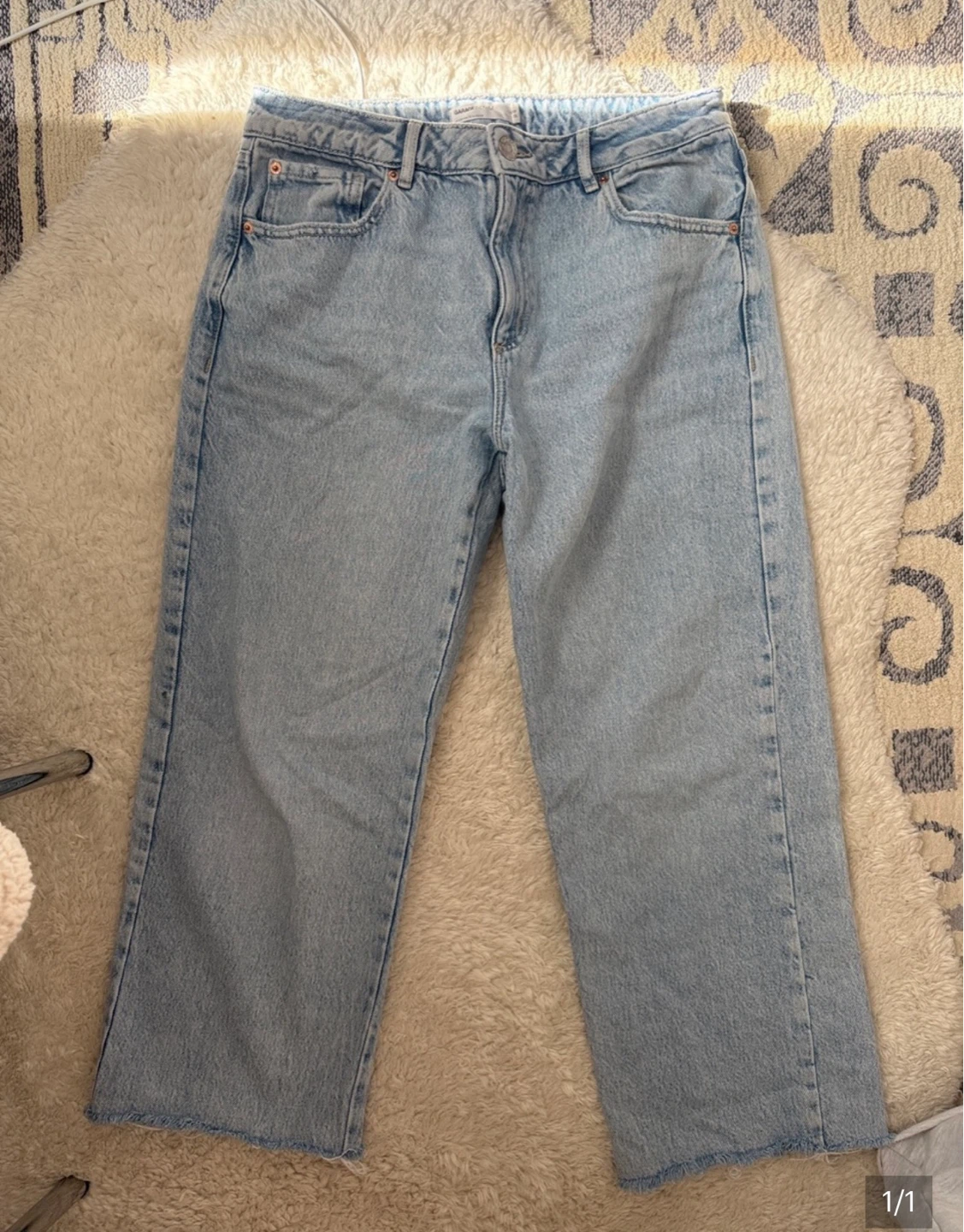 Light Wash Cropped Jeans