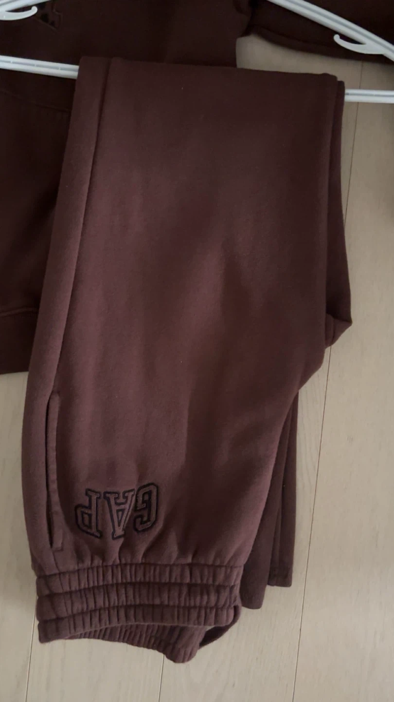 GAP Brown Fleece Hoodie and Jogger Set with Leopard Print Logo - photo 2