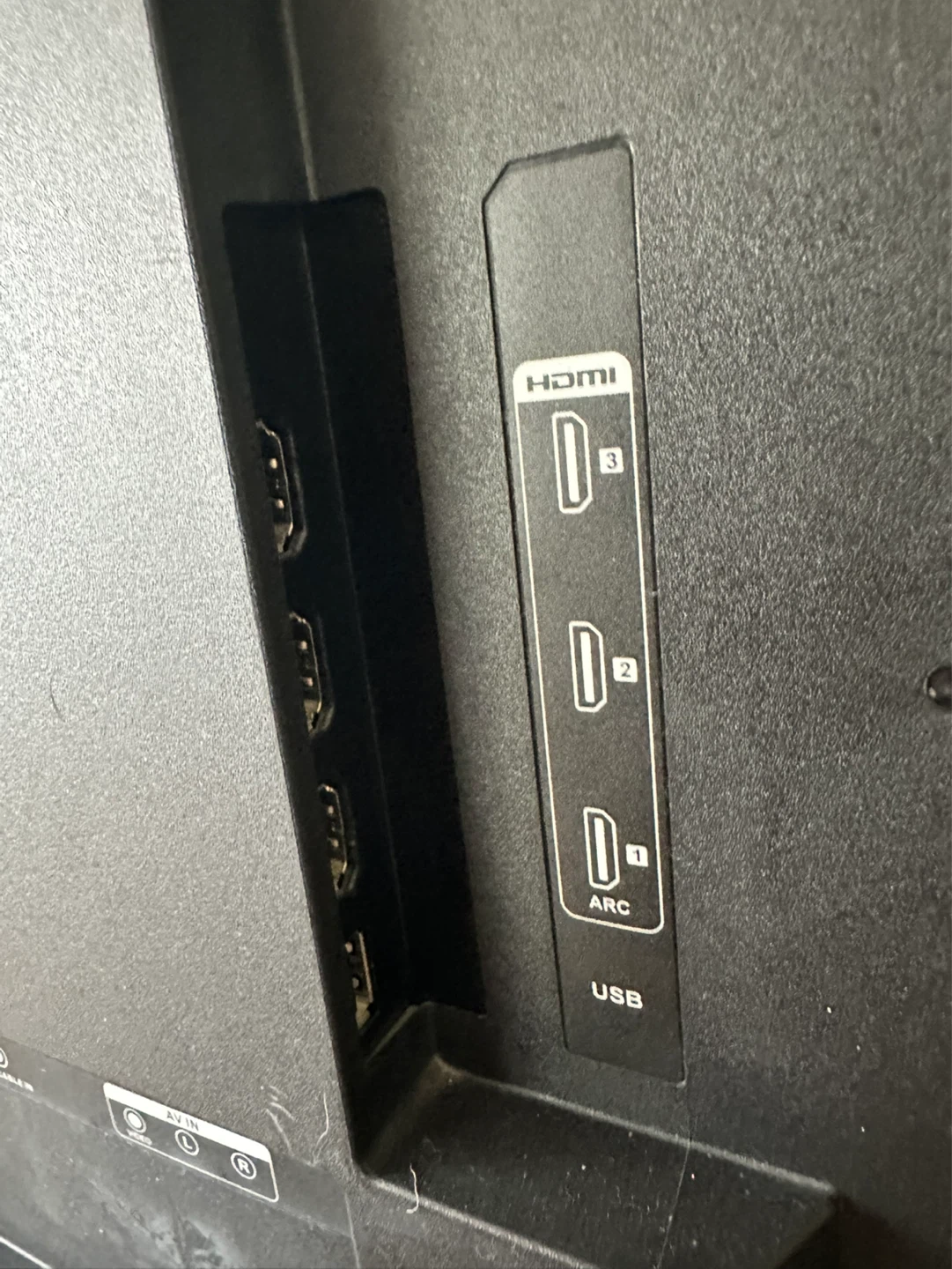 Insignia 40-inch HD TV - photo 5