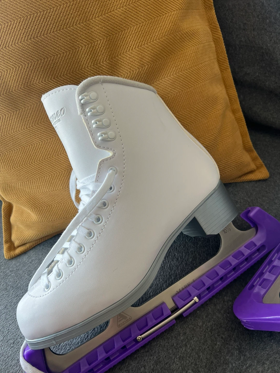 Jackson Cameo CS200 Figure Skates - Size 8 - photo 3