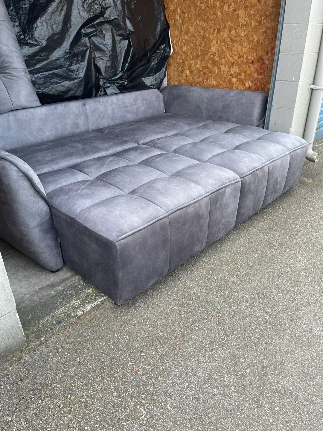 New Sofa Bed - European Style. Taxes & Delivery included. - photo 4