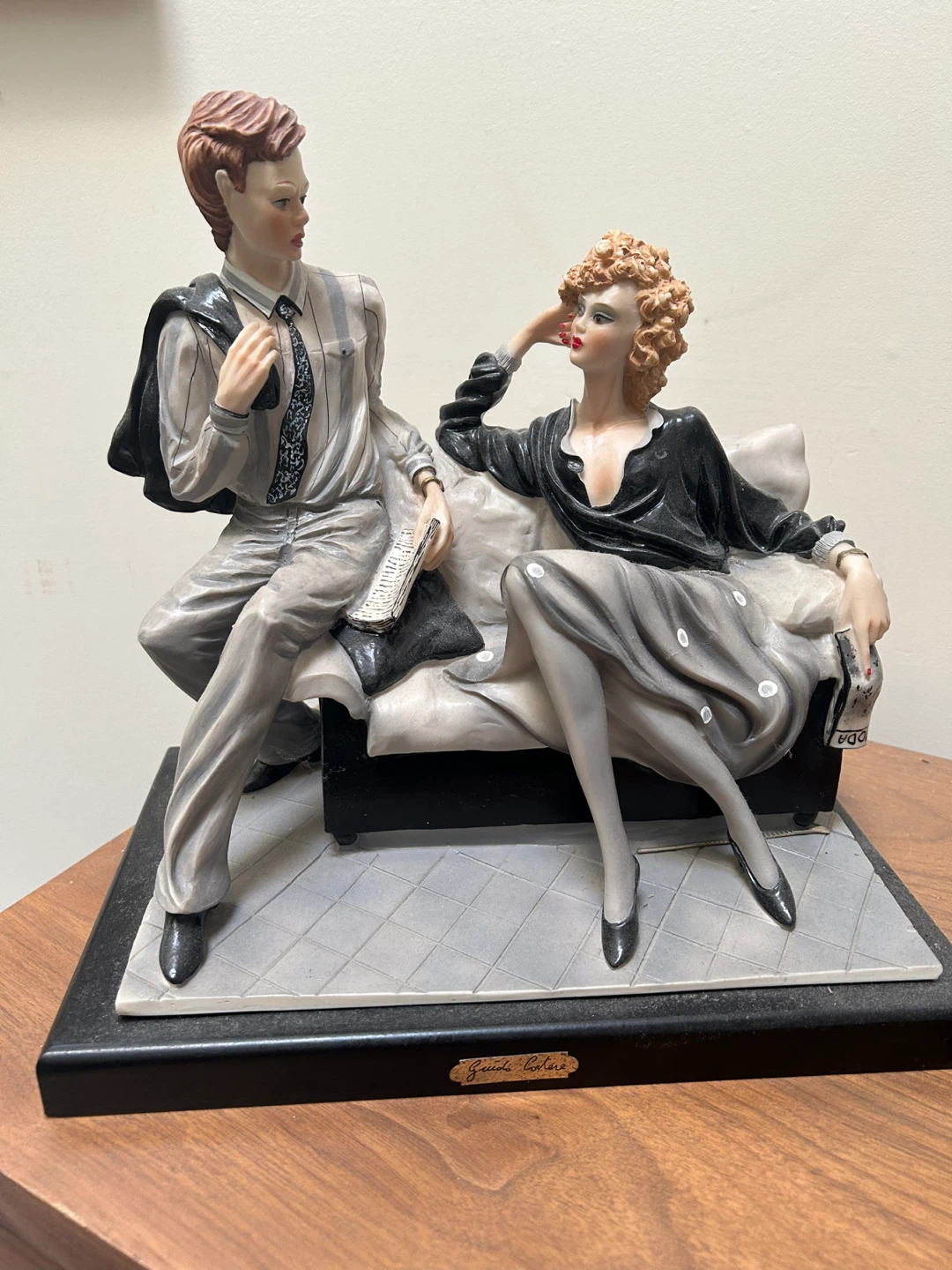Guido Colori Figurine - Man and Woman on Sofa