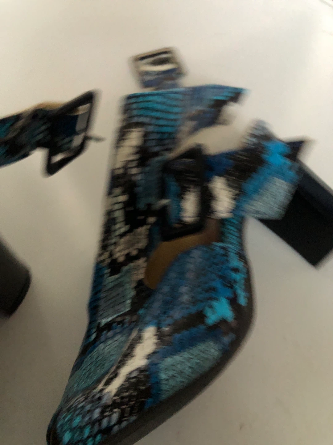 Women's Blue Snake Print Heeled Sandals Size Unknown - photo 4