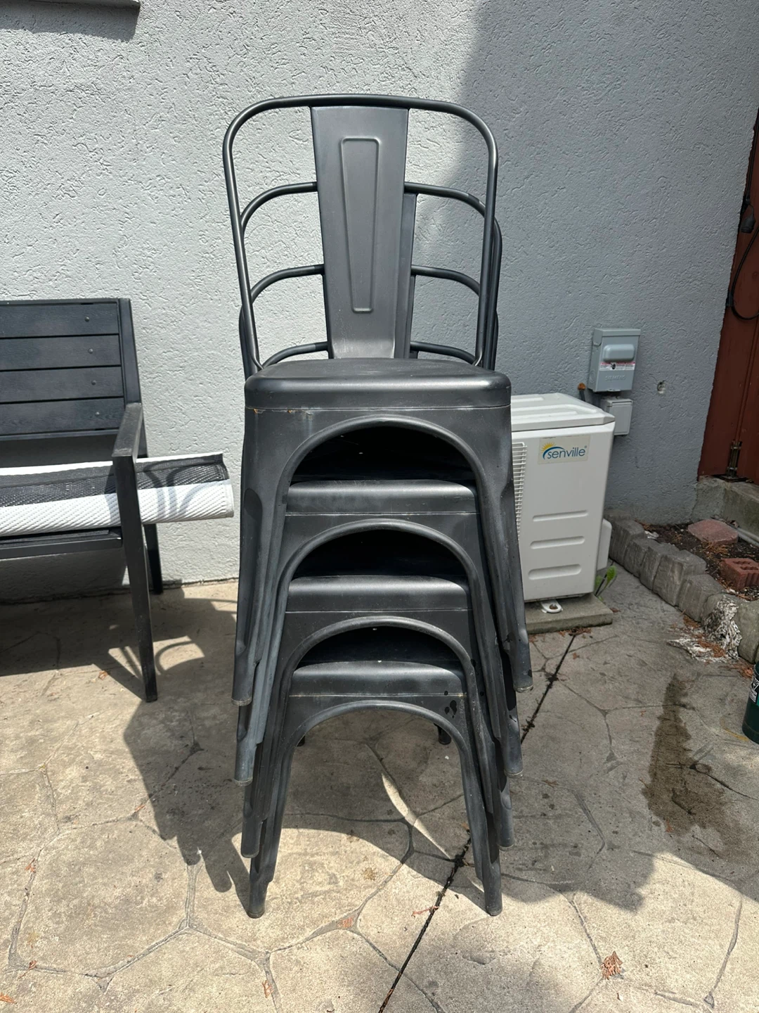 4 black metal chairs (indoor/outdoor)