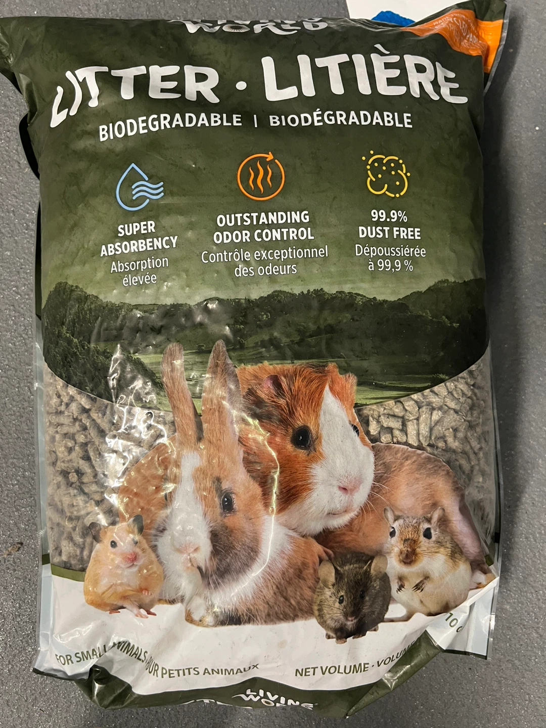 Brand New - Living World Litter for Small Animals, 10L