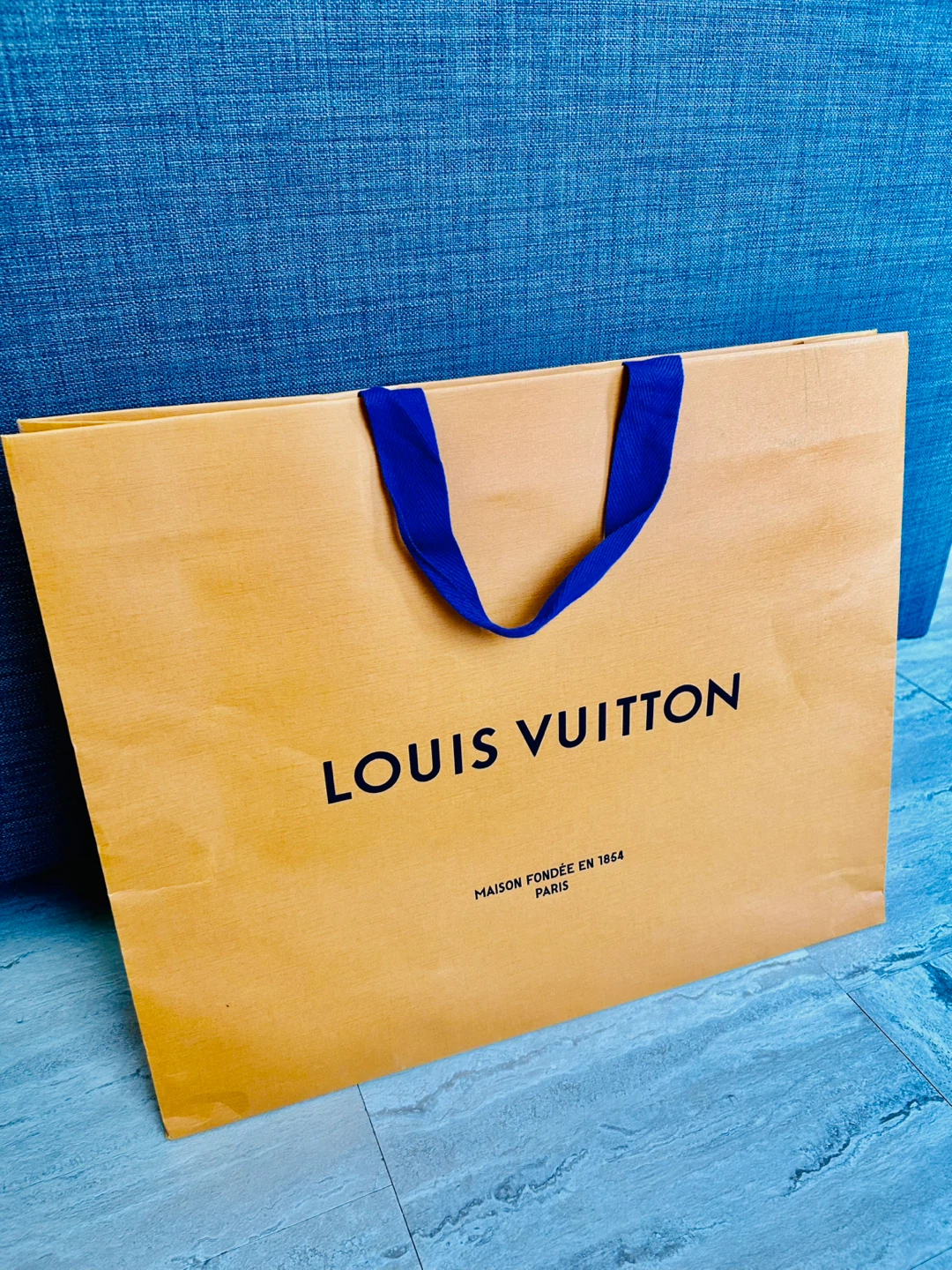 Original Louis Vuitton shopping bag - photo 2