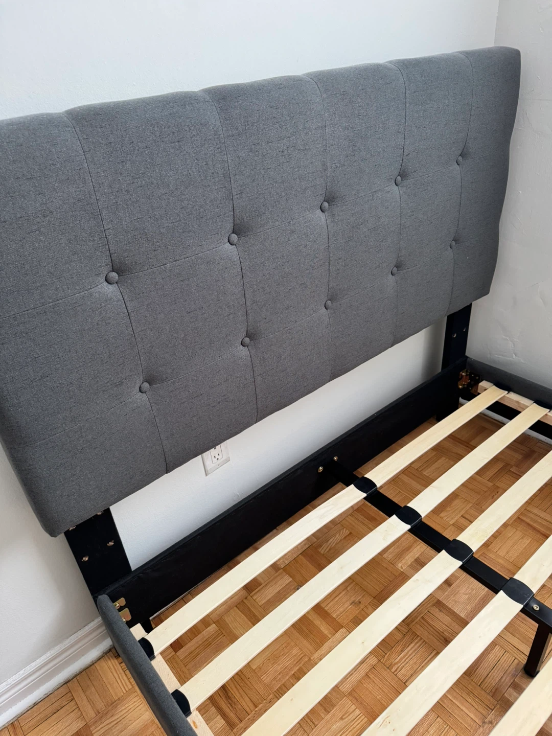 Leon’s Grey Upholstered Full/ double Bed Frame - photo 5