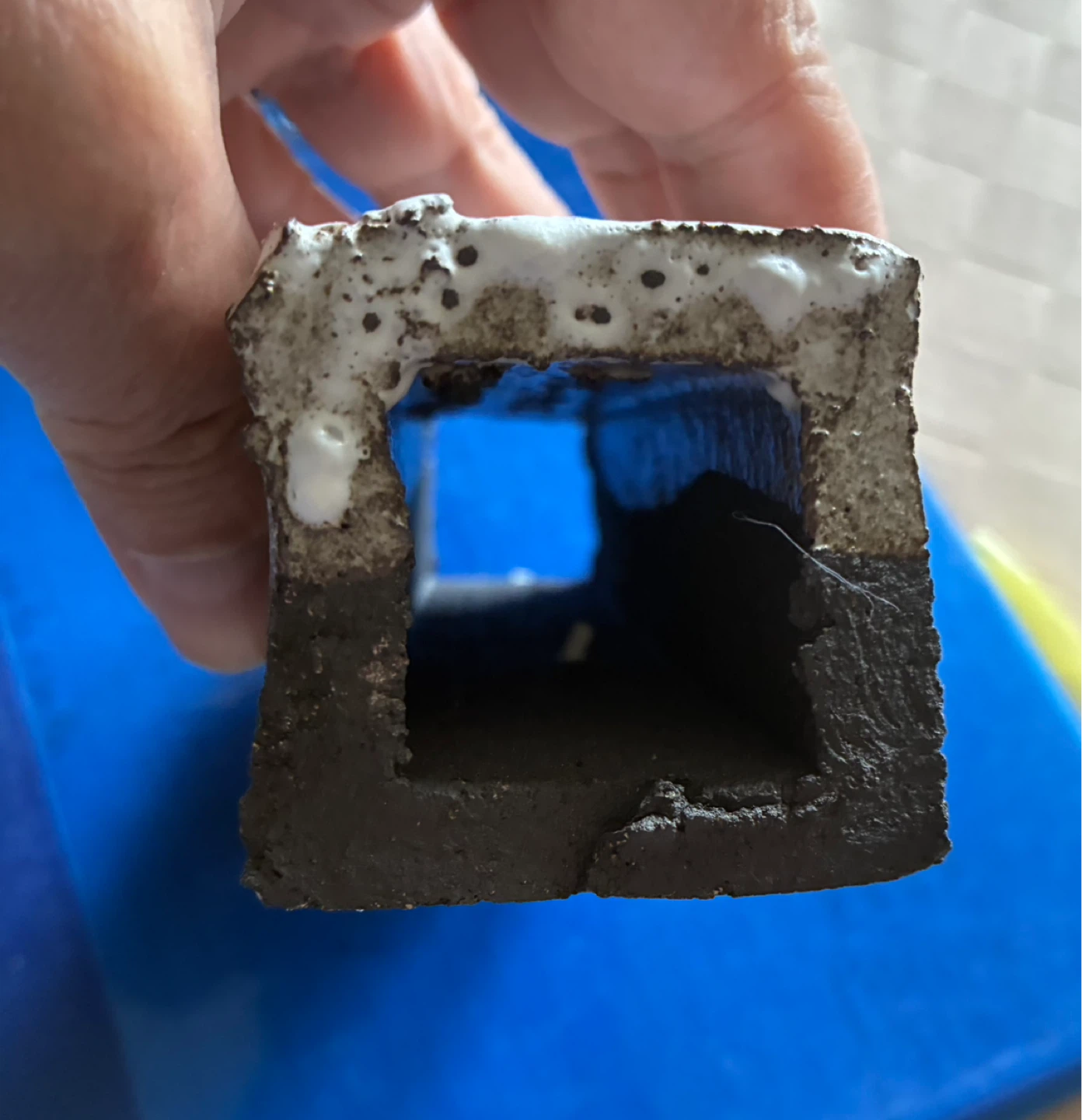 $8  Bee Brick mystery ikebana sump pump paperweight flower - photo 3