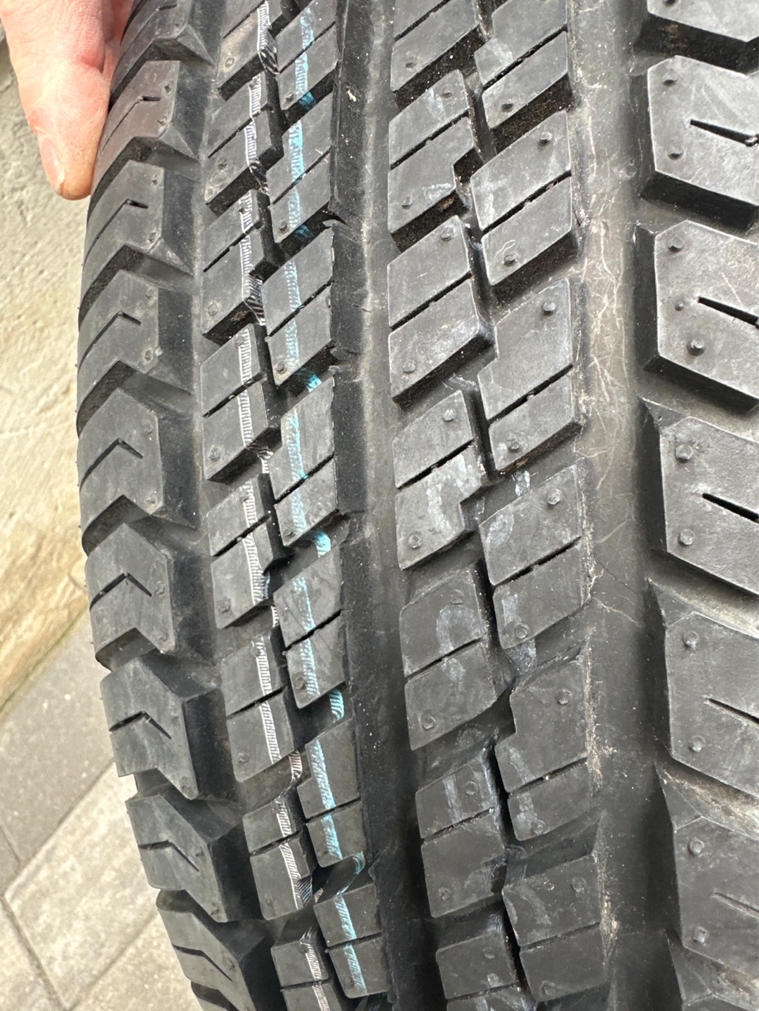 Motomaster All Season Tire P205/70R15 - photo 2