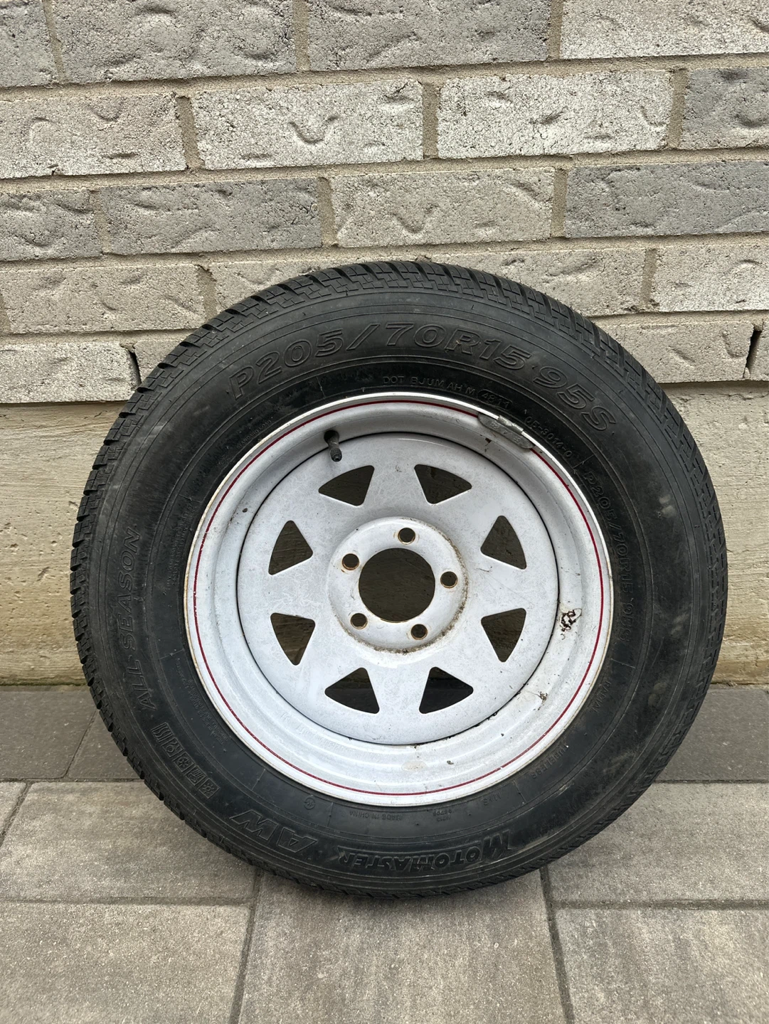 Motomaster All Season Tire P205/70R15