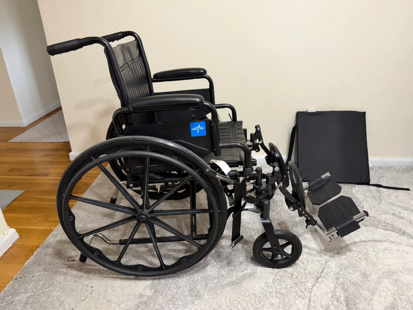 Gently Used Wheelchair - photo 4