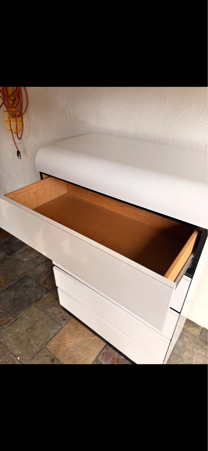 White 5-Drawer Dresser - photo 4