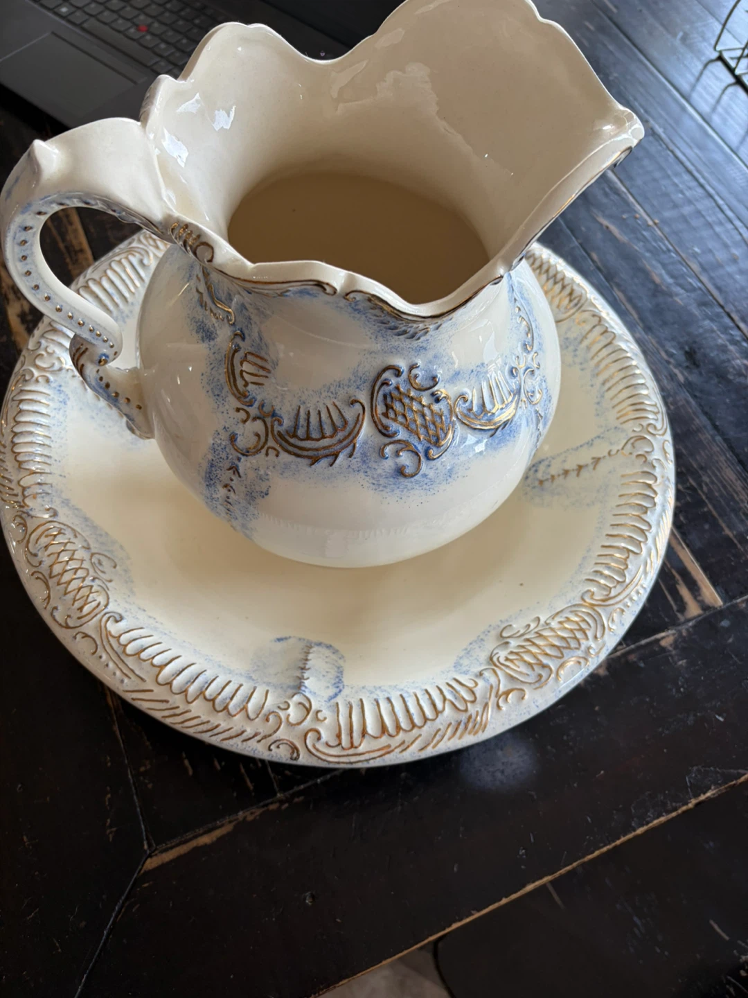 Vintage Wash Basin and Pitcher Set