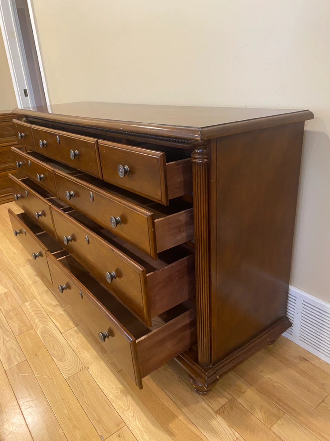 Beautiful Cherry Wood 9 Drawer Dresser (CAN DELIVER) - photo 4