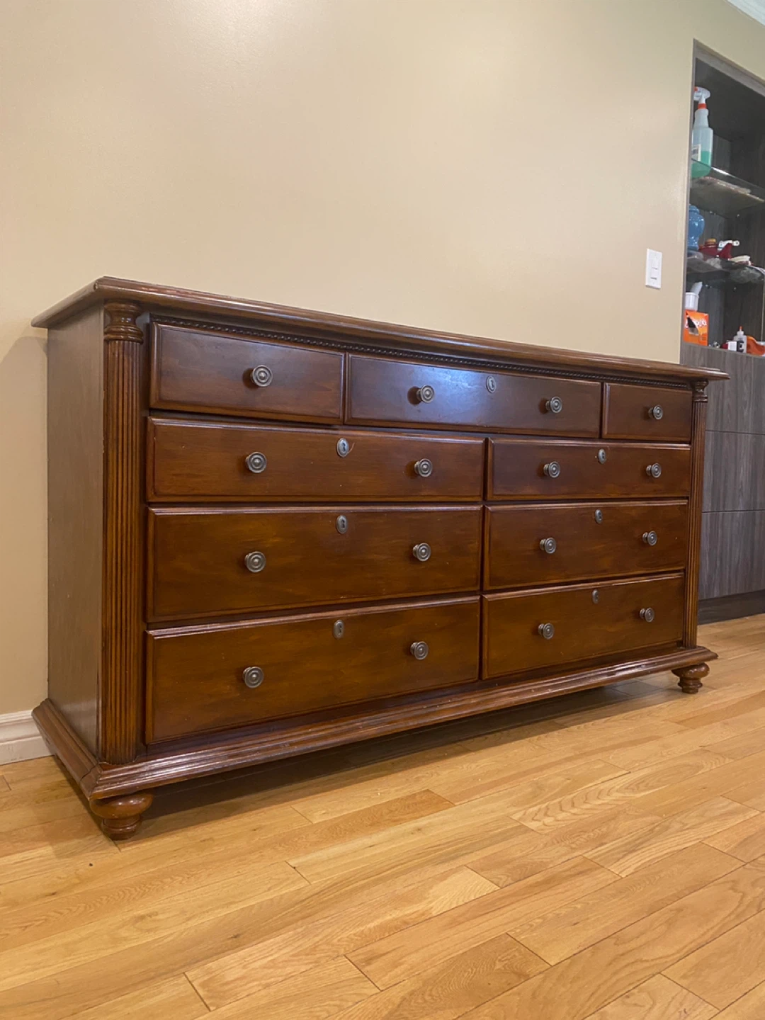 Beautiful Cherry Wood 9 Drawer Dresser (CAN DELIVER)