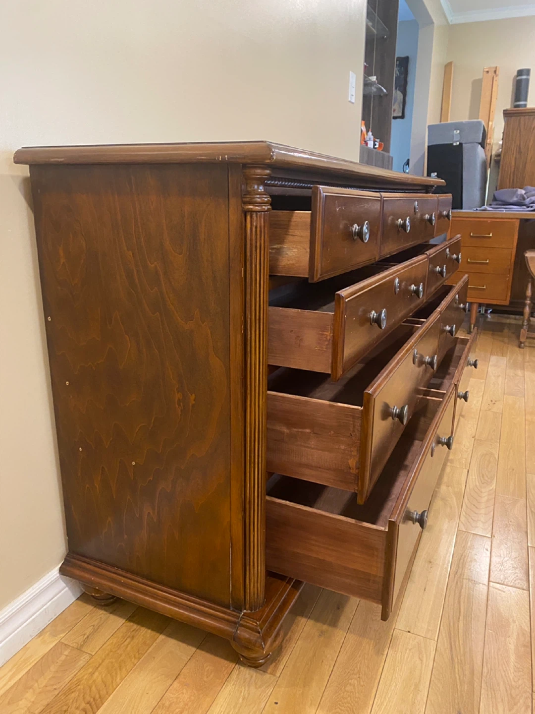 Beautiful Cherry Wood 9 Drawer Dresser (CAN DELIVER) - photo 5