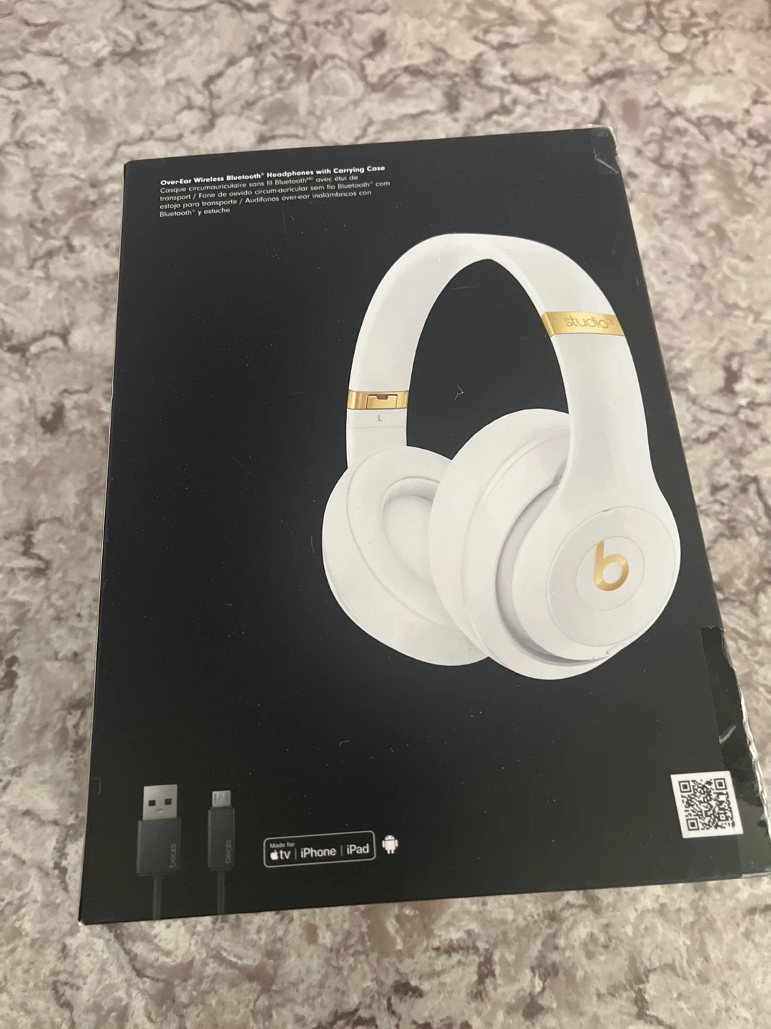 Beats Studio3 Wireless Over-Ear Headphones - White