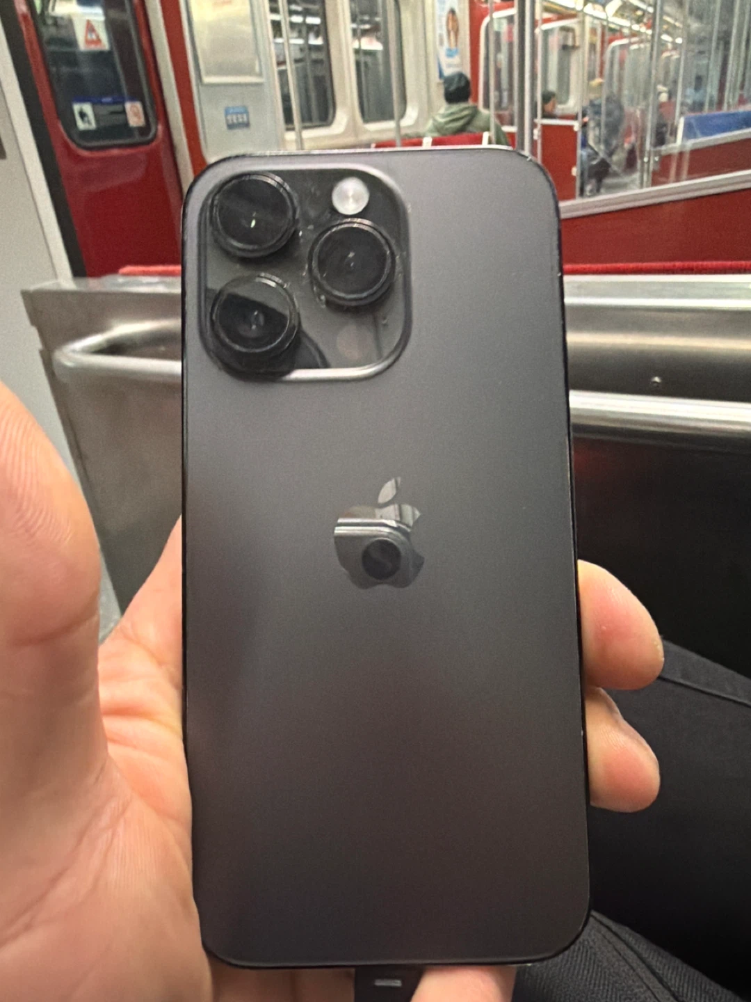 iPhone 14 Pro - photo 2