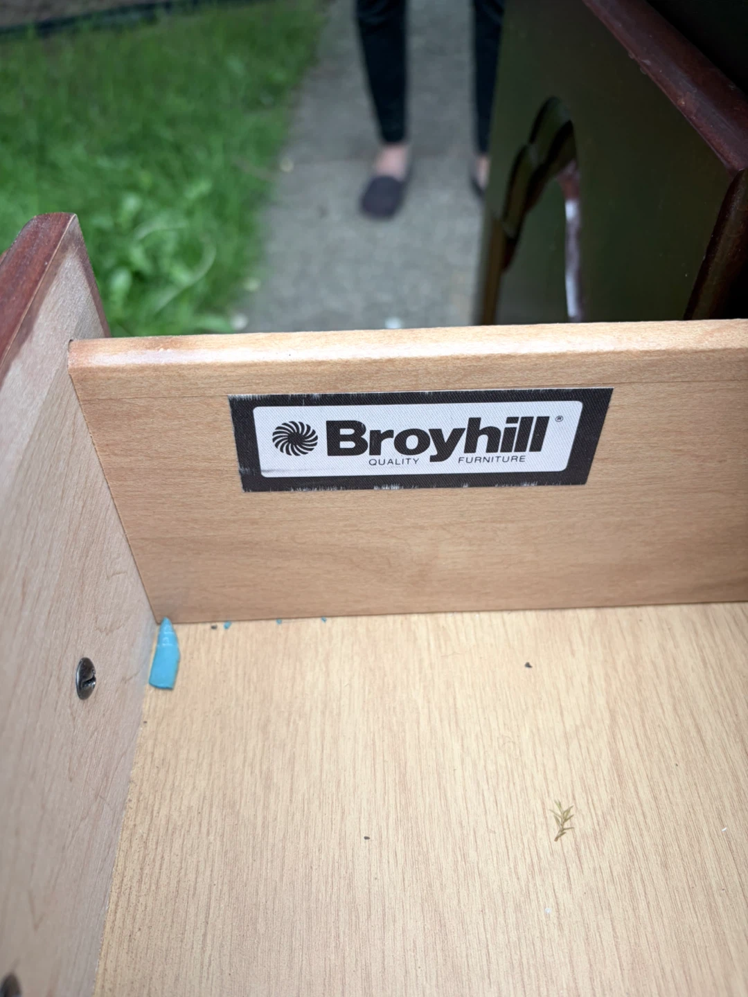 Broyhill Cherry Sideboard Buffet - photo 4