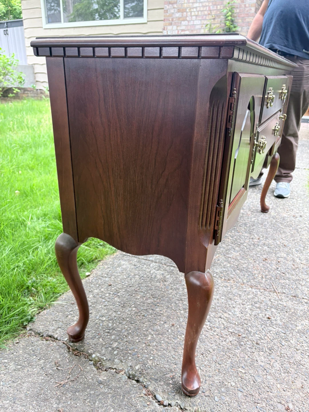 Broyhill Cherry Sideboard Buffet - photo 3