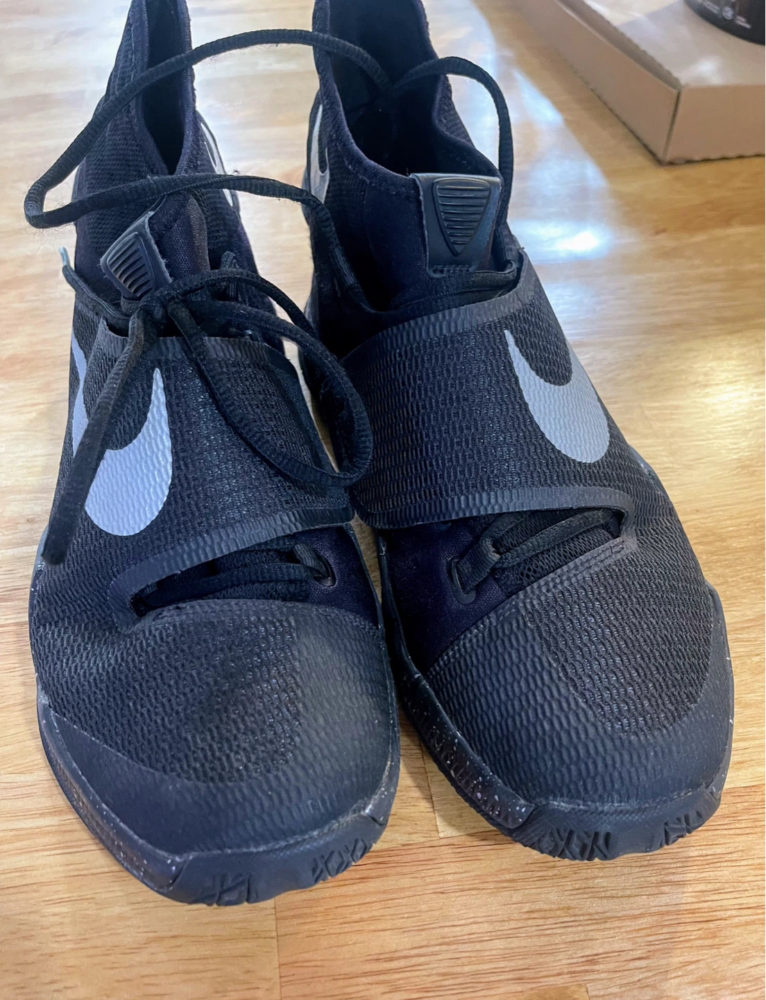 Nike Zoom Hyperrev  size 10.5 Men's Basketball Shoes