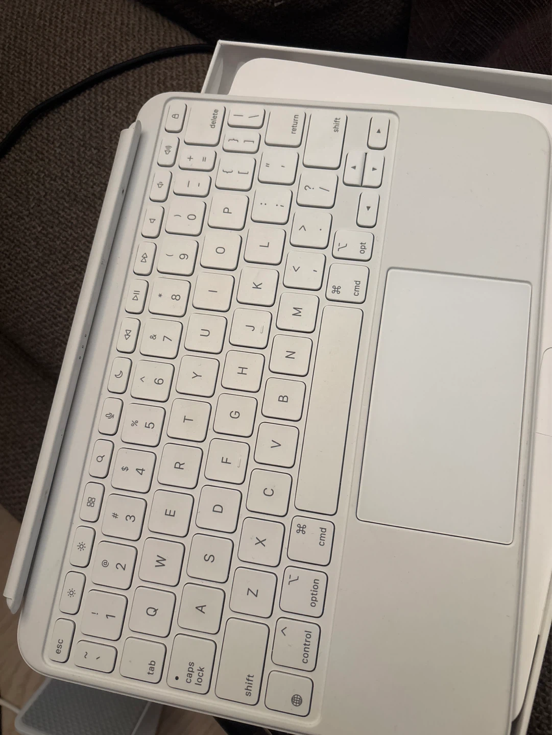 Apple iPad Magic Keyboard Folio - photo 3