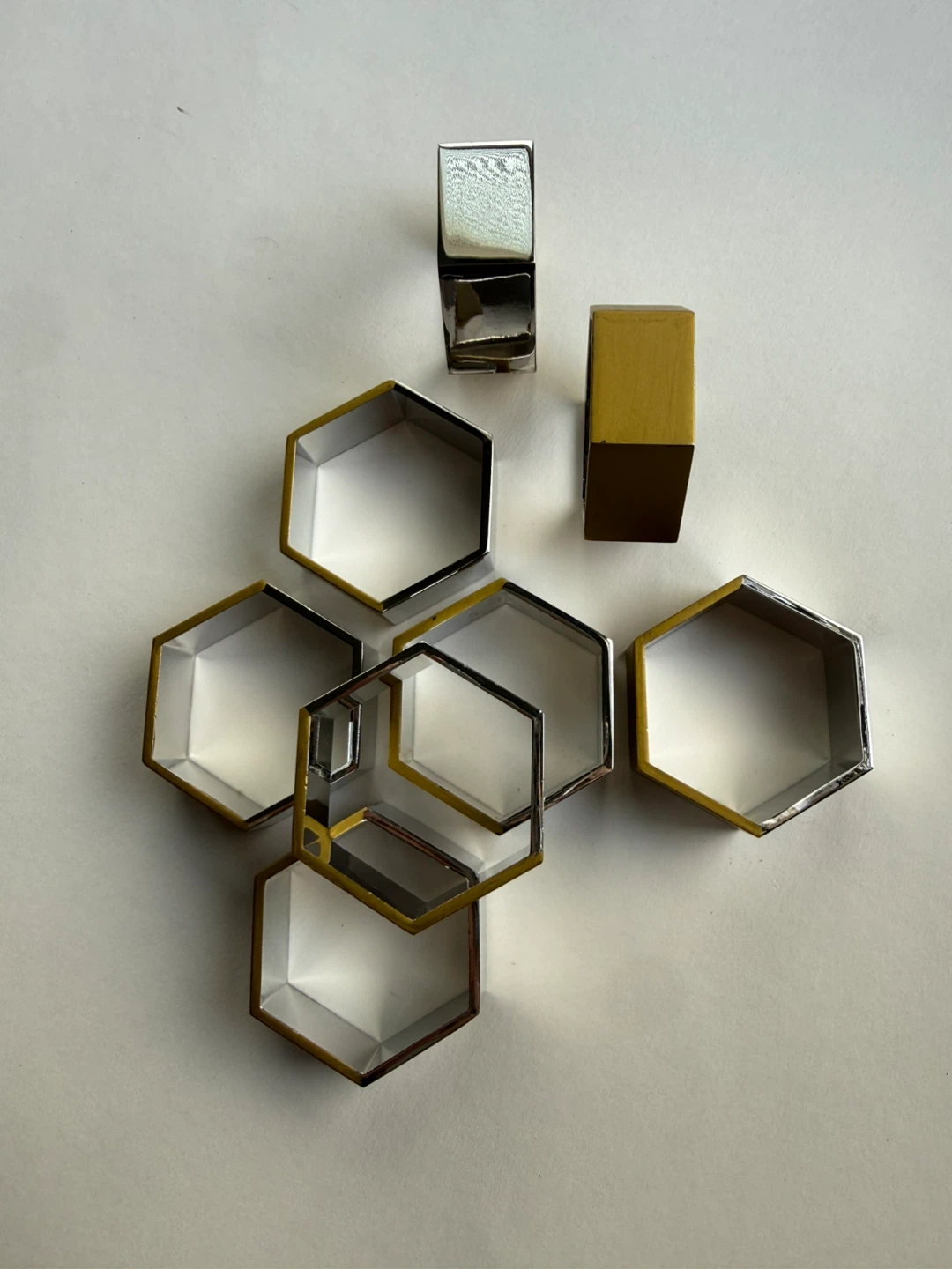 Pier 1 metal napkin rings - set of 8 - photo 2