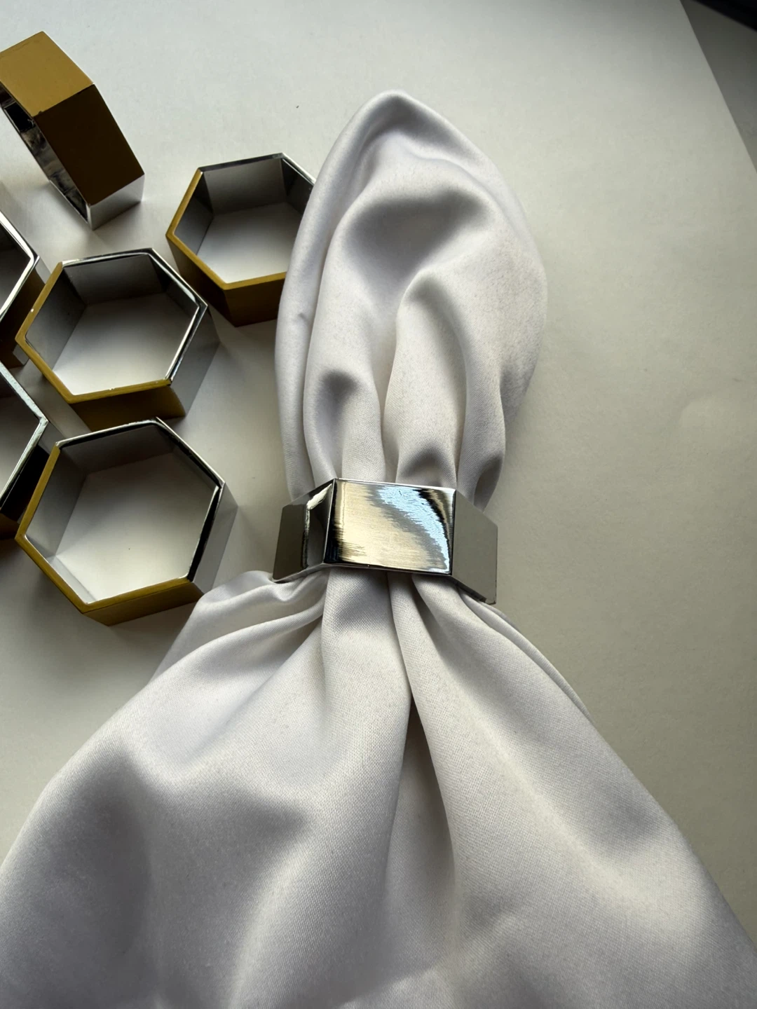 Pier 1 metal napkin rings - set of 8 - photo 4