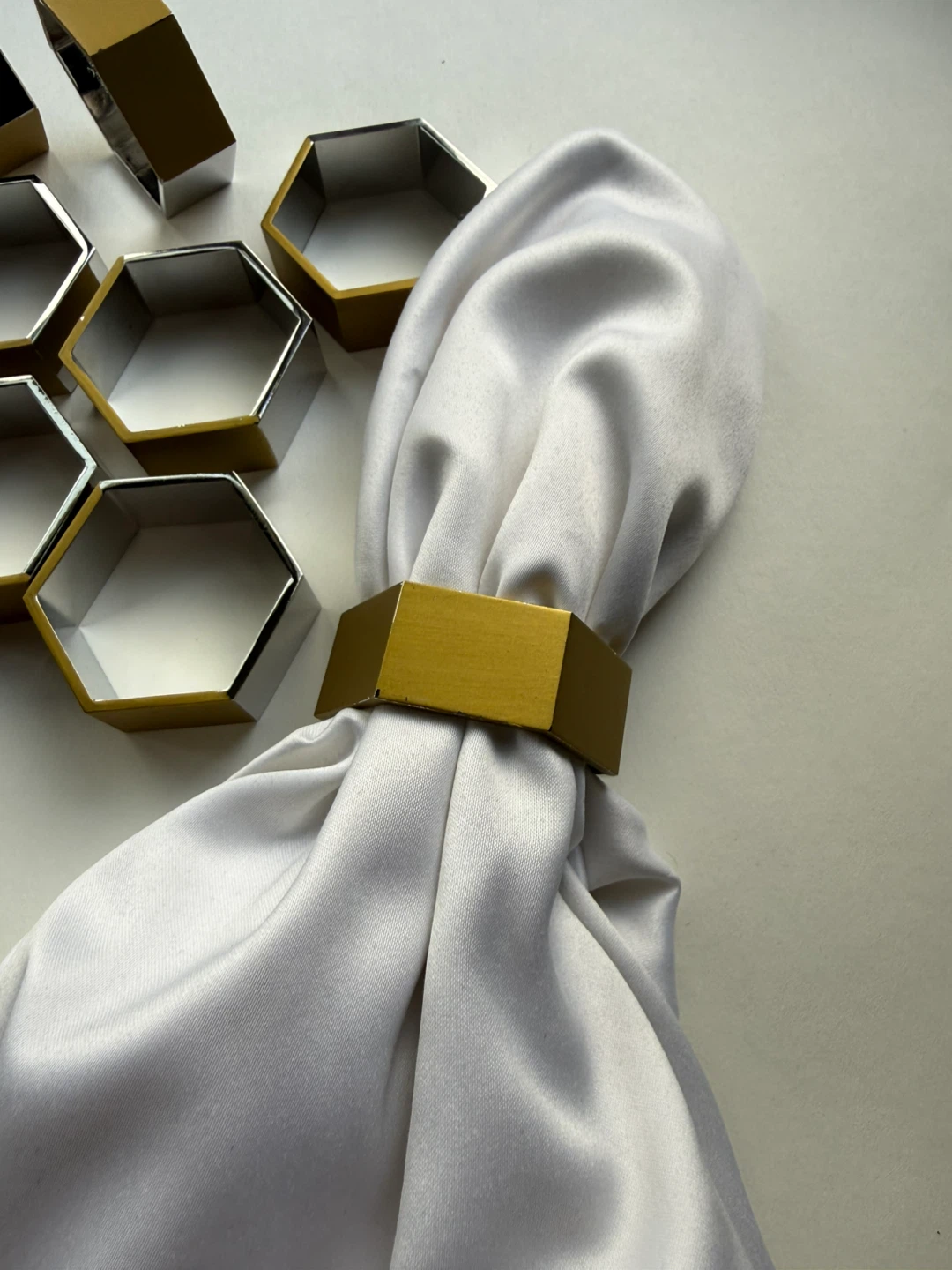 Pier 1 metal napkin rings - set of 8 - photo 5