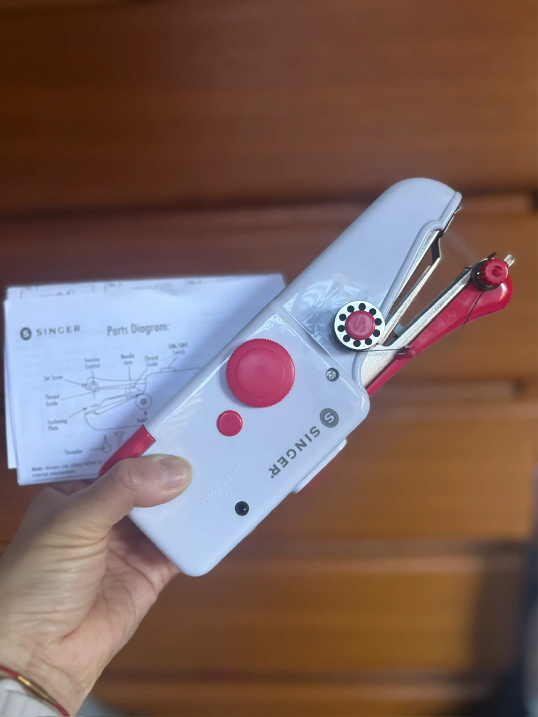 Singer Stitch Sew Quick Handheld Cordless Mending Machine