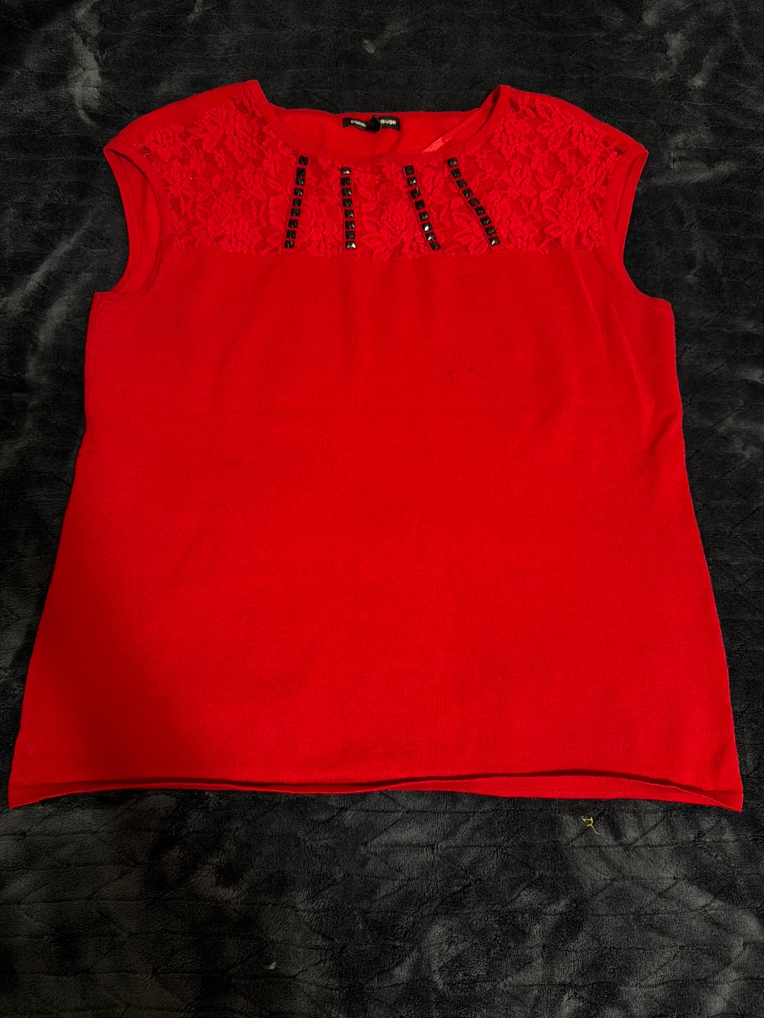 Cable & Gauge Red Lace Embellished Top - XL