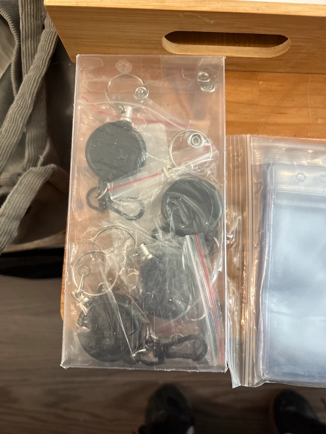Badge Holders and Retractable Keychains - photo 4