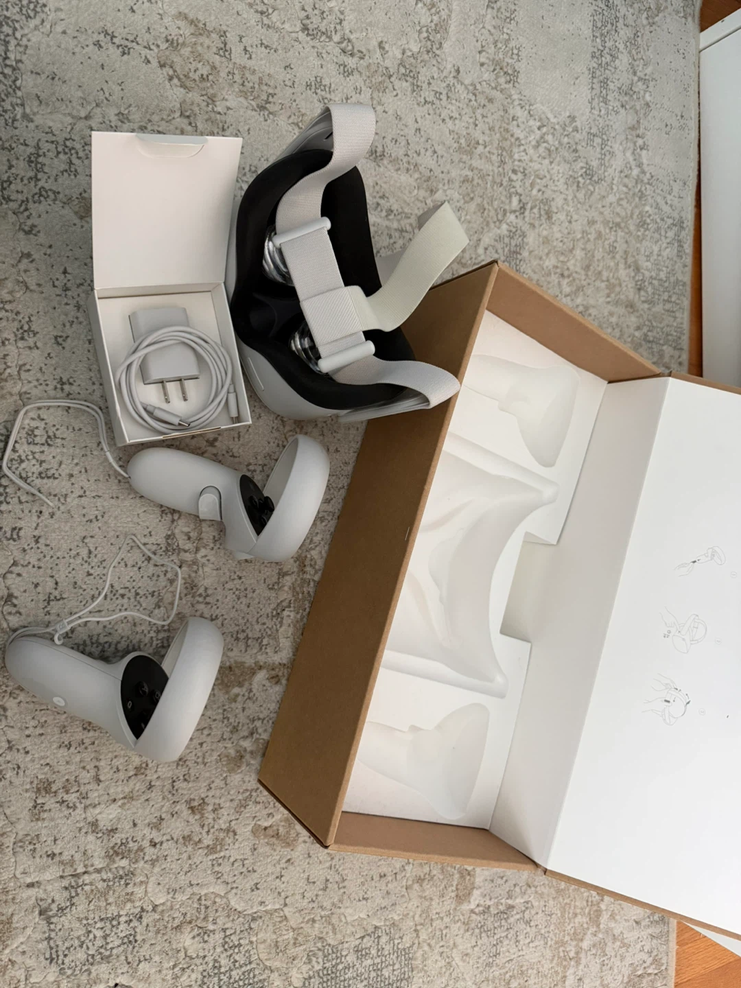 Meta Quest 2 VR Headset with Controllers - photo 4