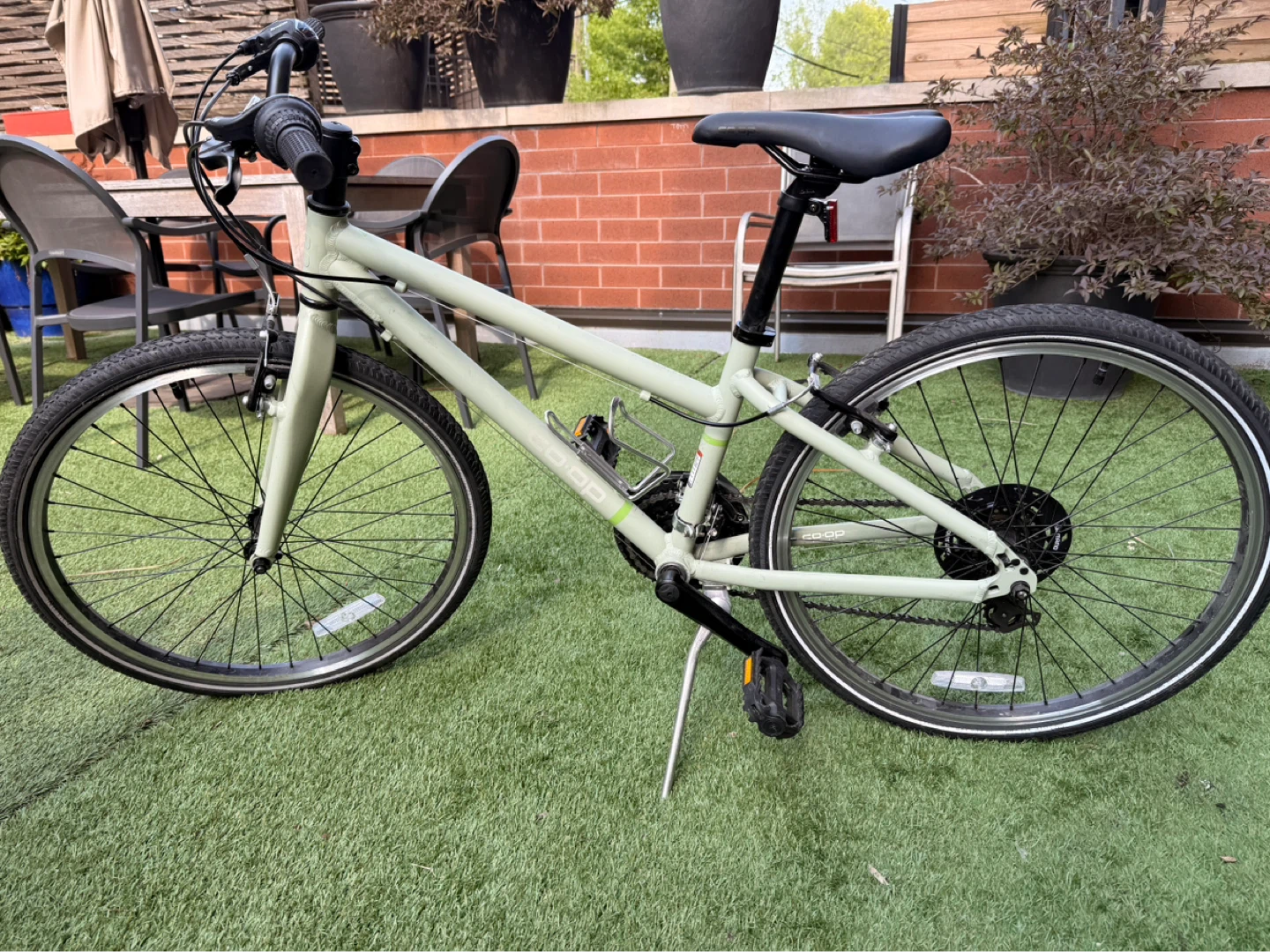 2x REI Coop Rev City kids 24 inch bike - photo 2