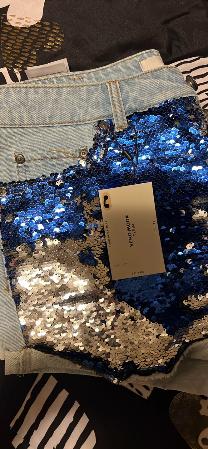 Vero Moda Denim Sequin Shorts Size 30 - photo 5