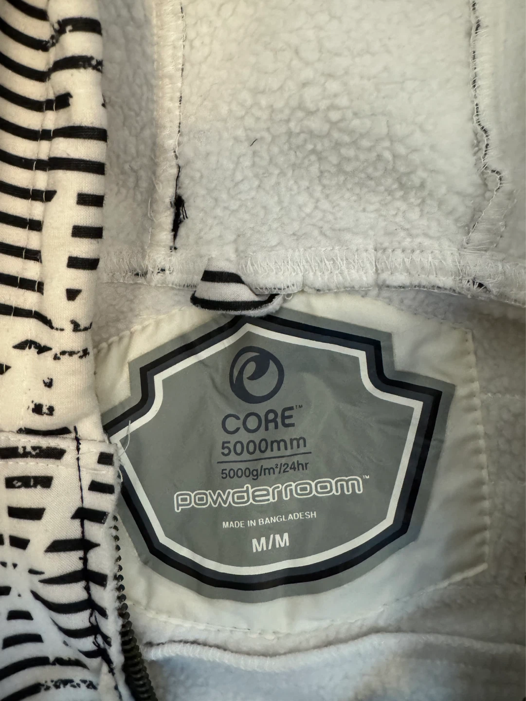 Powder Room Ski/Snowboard Jacket & separate zip up - photo 4