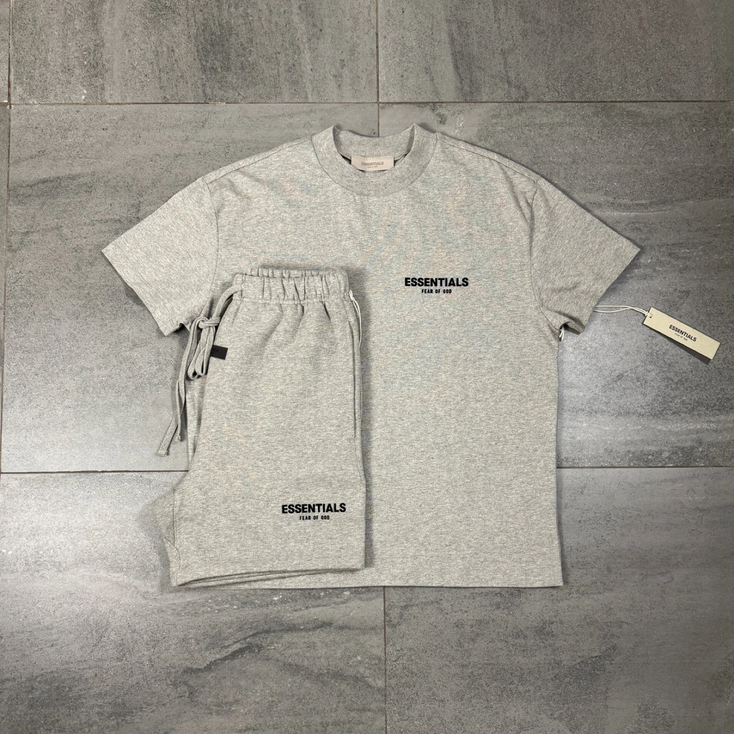 Essentials Fear of God T-Shirt and Shorts Set - photo 2