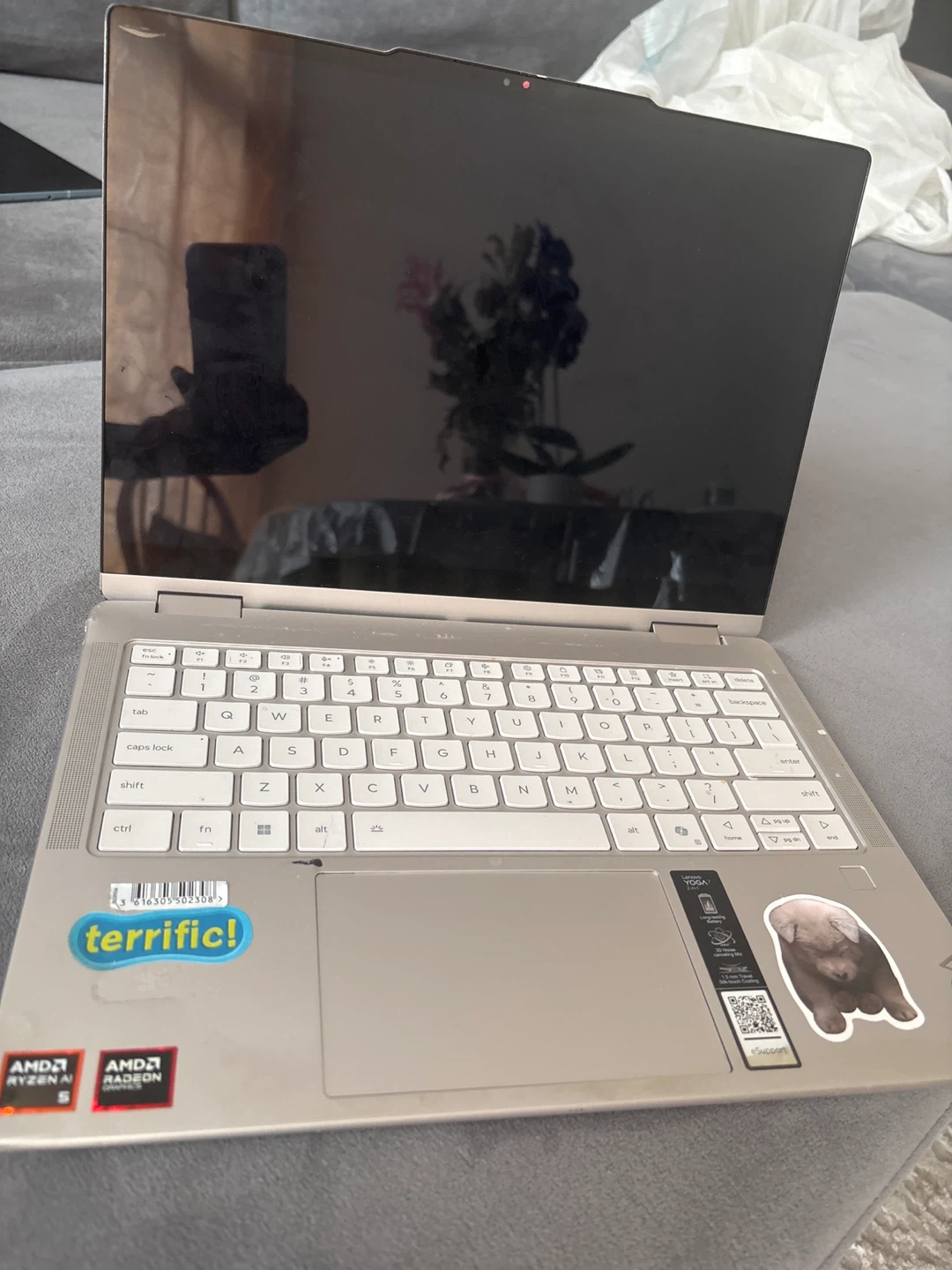 Lenovo Yoga 7 2-in-1 14AKP10 laptop