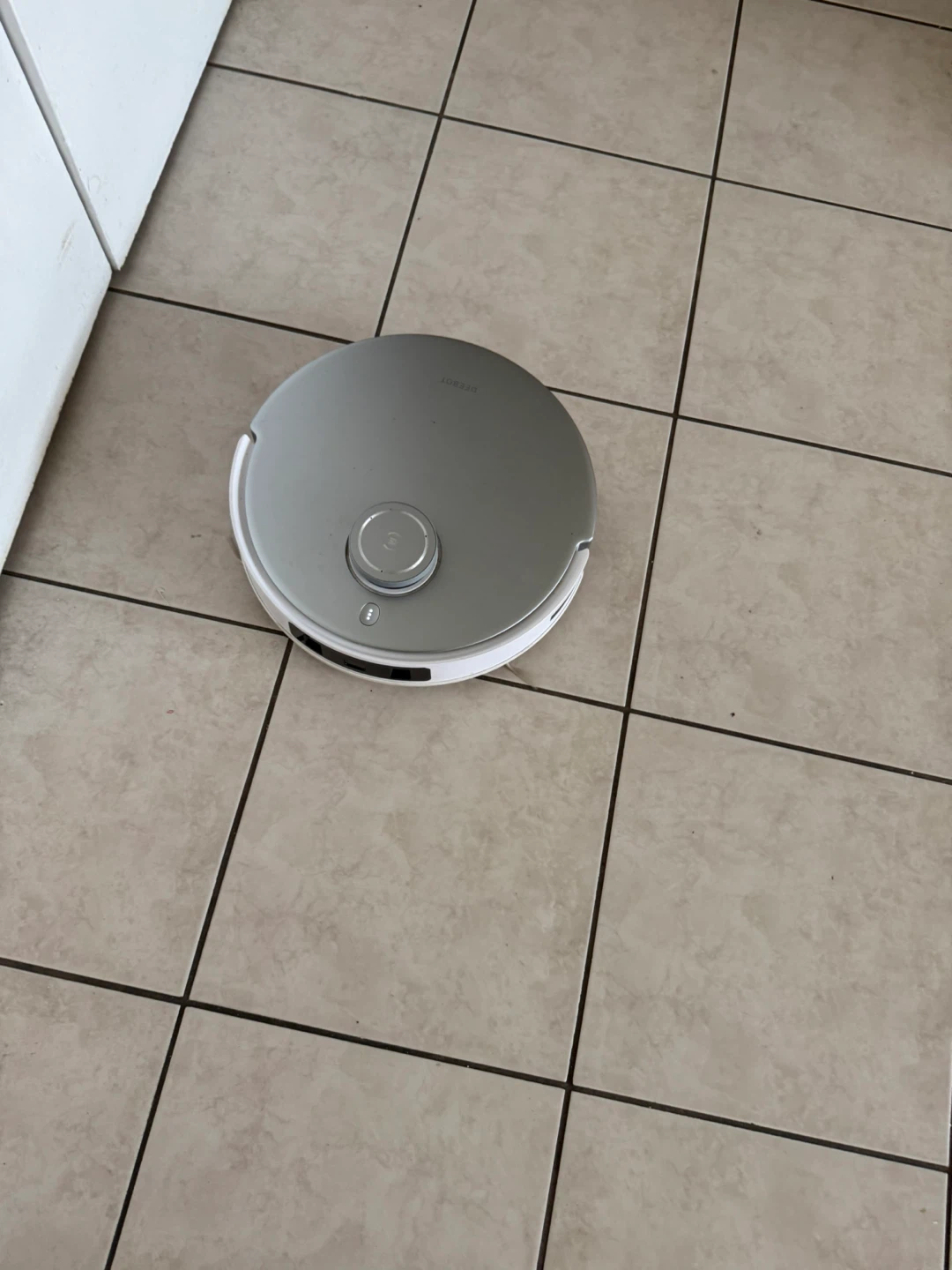 ECOVACS DEEBOT T10 Robotic Vacuum & Mop - photo 3