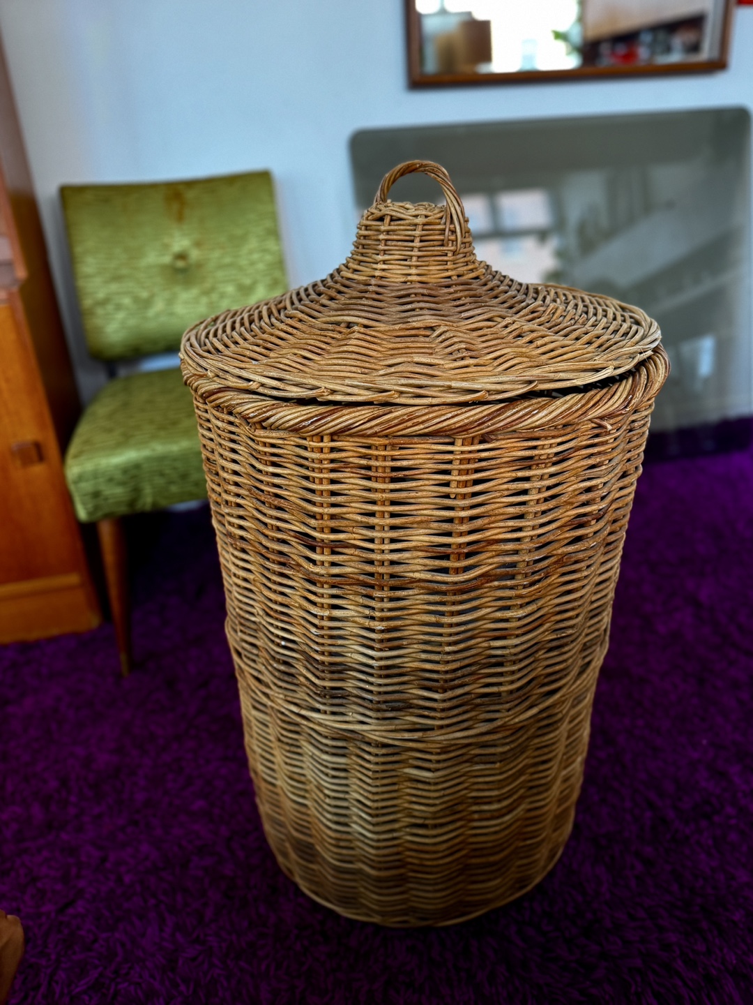 XL Vintage Wicker Hamper / Lidded Basket - photo 2