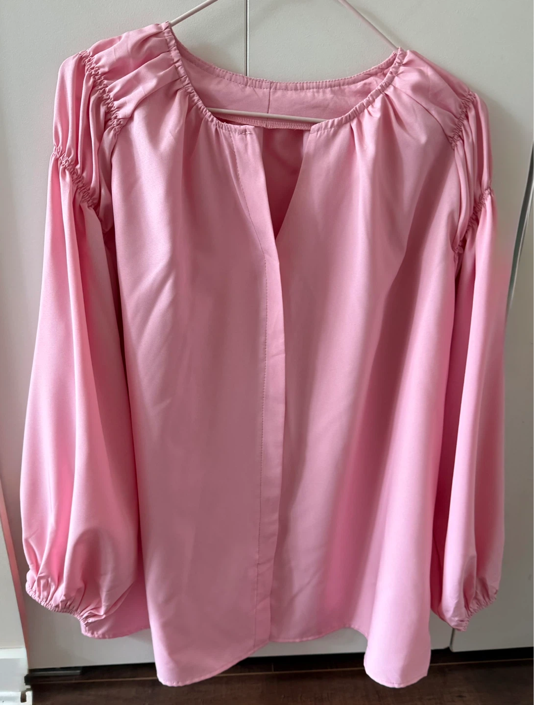 Pink Blouse with Gathered Sleeves 🩷🩷🩷