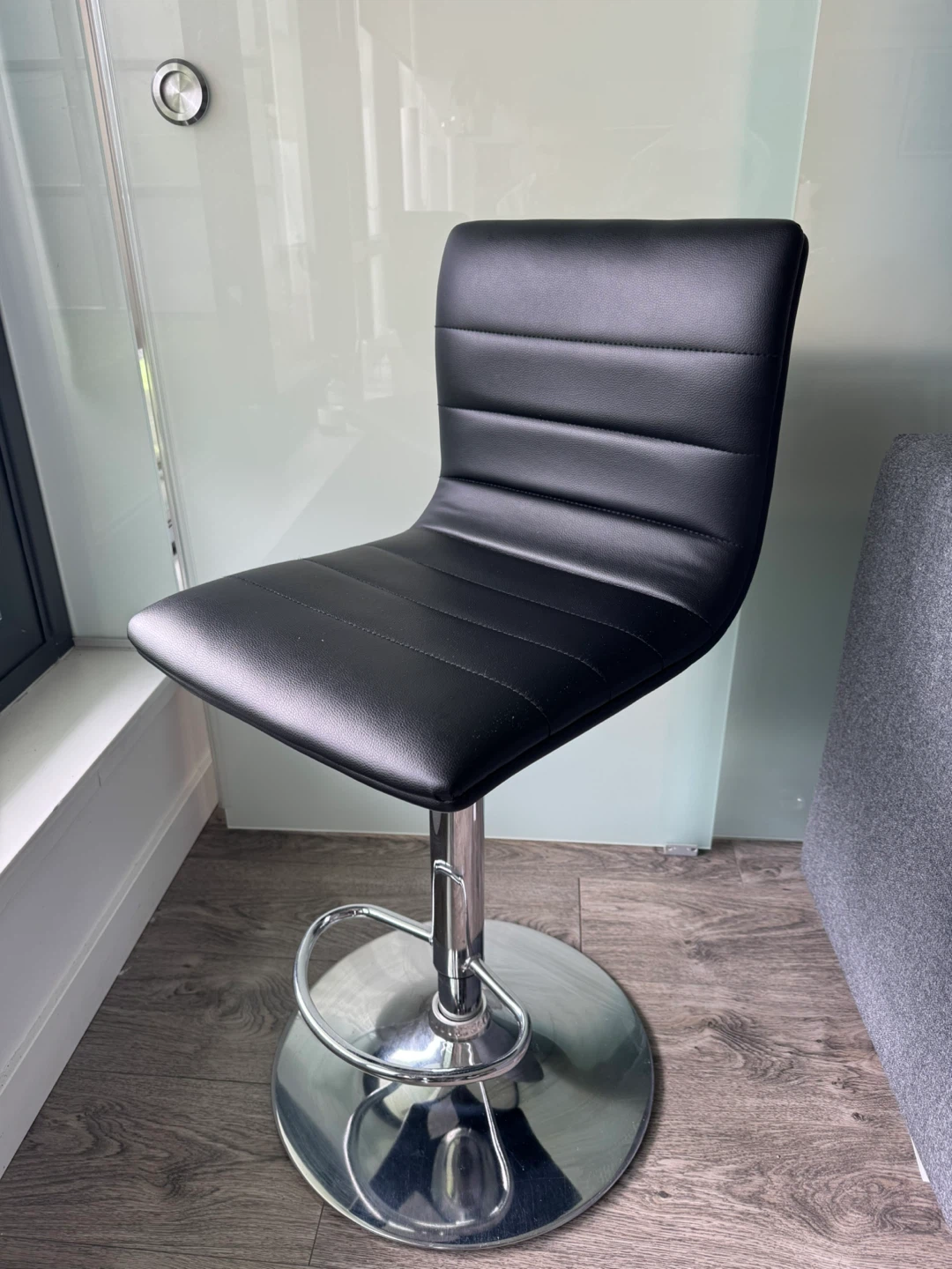 Pair of Black Faux Leather Bar Stools - photo 4